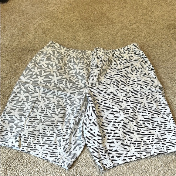 Lands End Black and White Floral Bermuda Pull On Shirts 18W - Picture 1 of 6